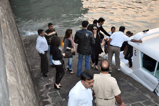 रितिक ने यॉट पर मनाया बर्थडे |   रितिक की शान