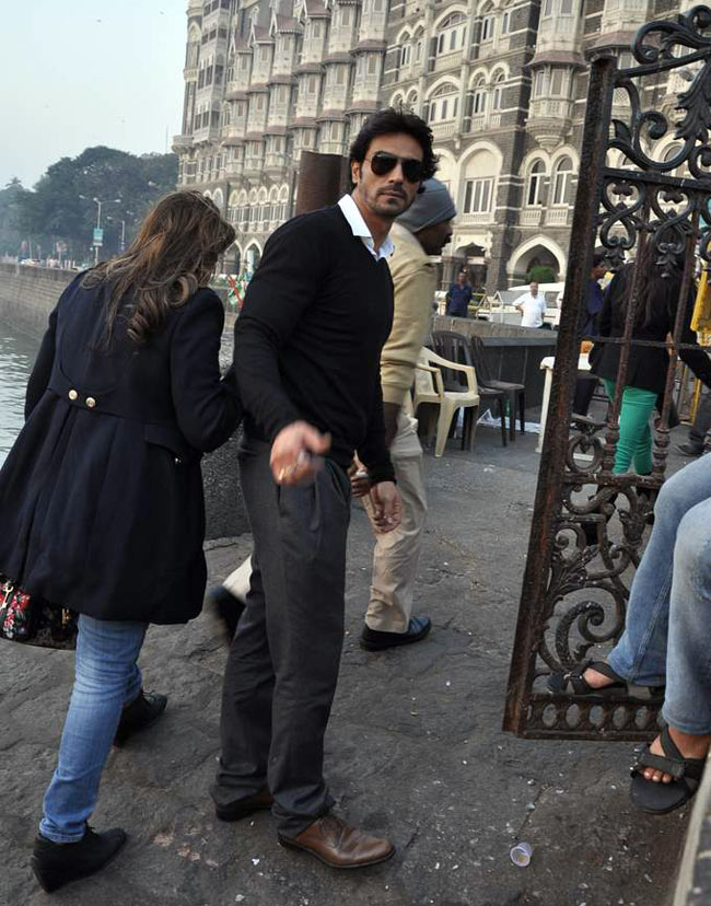 रितिक ने यॉट पर मनाया बर्थडे |   रितिक की शान