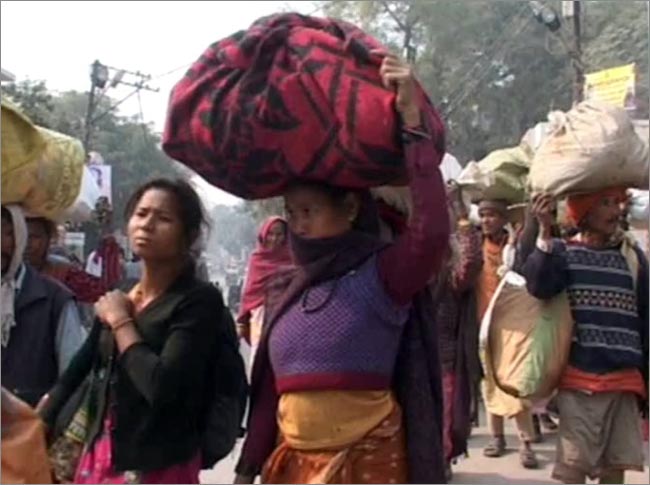 संगम पर महाकुंभ की भव्‍य तैयारियों का नजारा