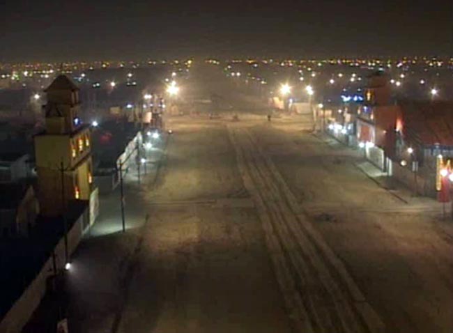 संगम पर महाकुंभ की भव्‍य तैयारियों का नजारा