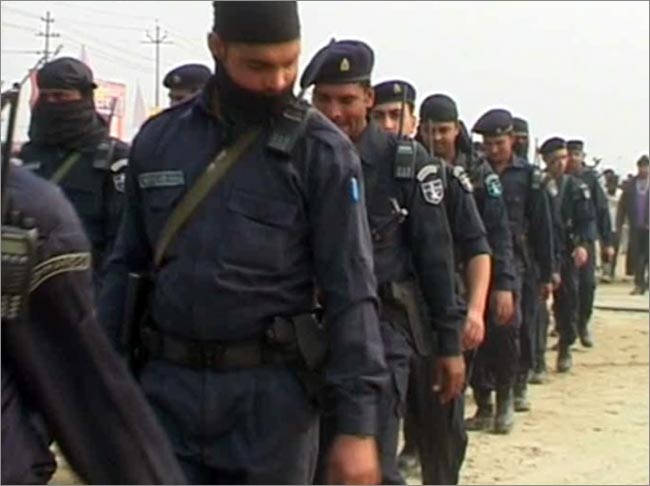 संगम पर महाकुंभ की भव्‍य तैयारियों का नजारा