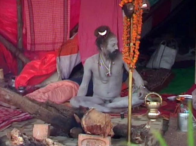 संगम पर महाकुंभ की भव्‍य तैयारियों का नजारा