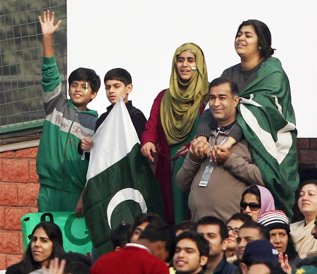 कोटला में गेंदबाजों का कमाल, जीता भारत | पढ़ें