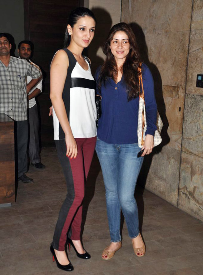 'इनकार' की स्पेशल स्क्रीनिंग में पहुंचे सितारे | फर्स्ट लुक