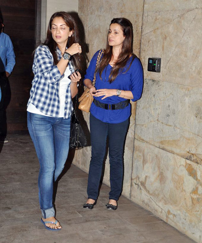 'इनकार' की स्पेशल स्क्रीनिंग में पहुंचे सितारे | फर्स्ट लुक