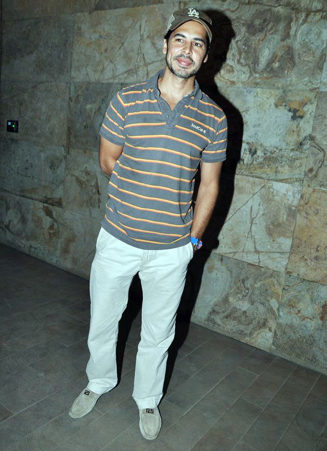 'इनकार' की स्पेशल स्क्रीनिंग में पहुंचे सितारे | फर्स्ट लुक