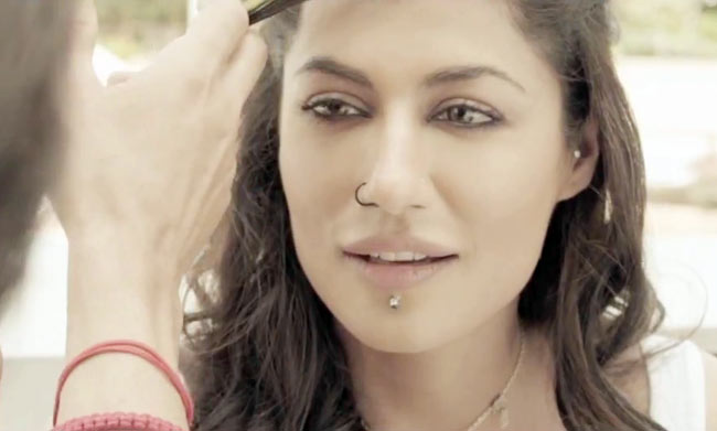 'इनकार' का फर्स्ट लुक | चित्रांगदा सिंह की खूबसूरती