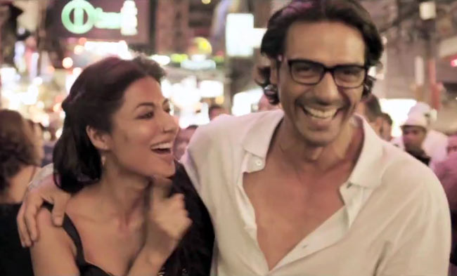 'इनकार' का फर्स्ट लुक | चित्रांगदा सिंह की खूबसूरती