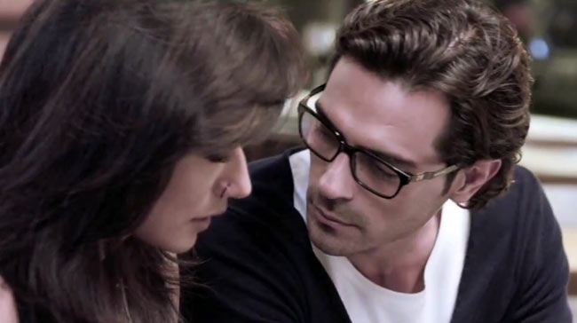 'इनकार' का फर्स्ट लुक | चित्रांगदा सिंह की खूबसूरती