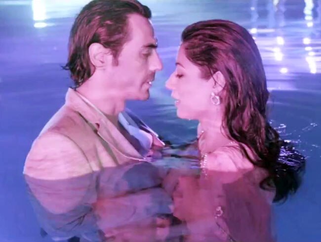 'इनकार' का फर्स्ट लुक | चित्रांगदा सिंह की खूबसूरती