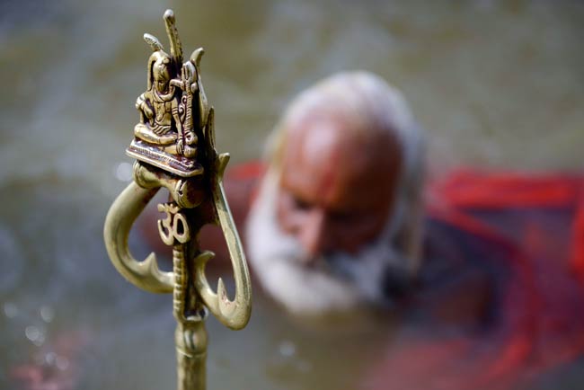 महाकुंभः आस्था, उमंग और कमाई का महापर्व | महाकुंभ पर विशेष