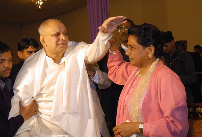 मायावती की अनदेखी तस्वीरें | पार्क प्रेम