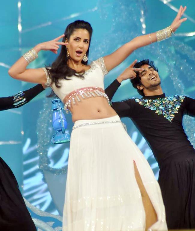 उमंग 2013 में कैटरीना ने खूब लगाए ठुमके  | कैटरीना की अदाएं