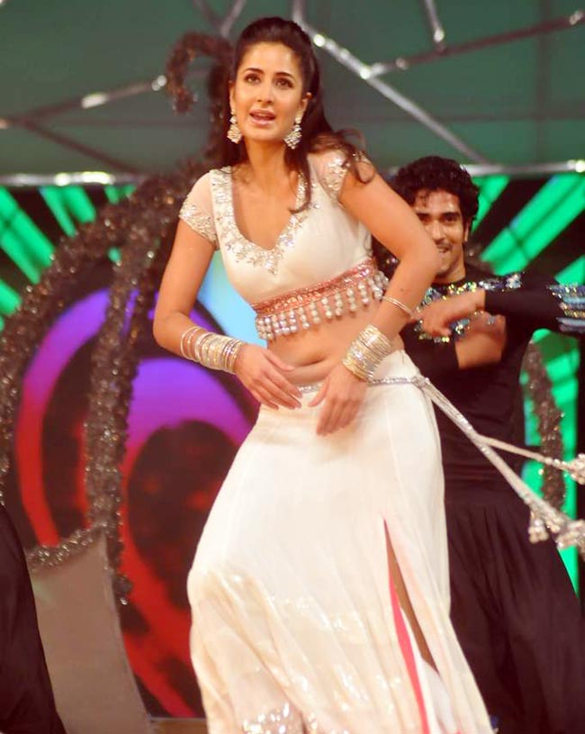 उमंग 2013 में कैटरीना ने खूब लगाए ठुमके  | कैटरीना की अदाएं