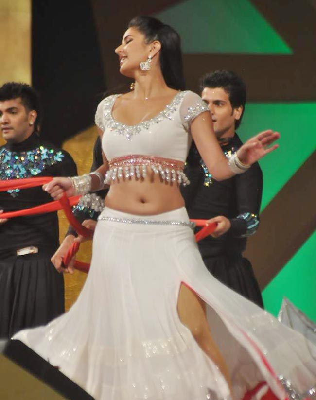 उमंग 2013 में कैटरीना ने खूब लगाए ठुमके  | कैटरीना की अदाएं