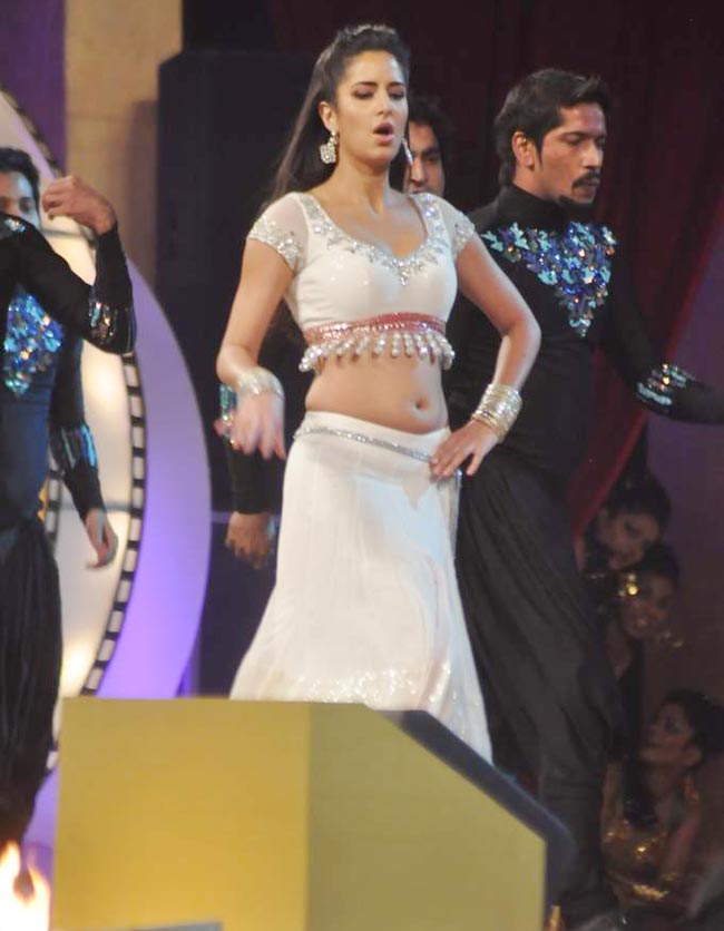 उमंग 2013 में कैटरीना ने खूब लगाए ठुमके  | कैटरीना की अदाएं