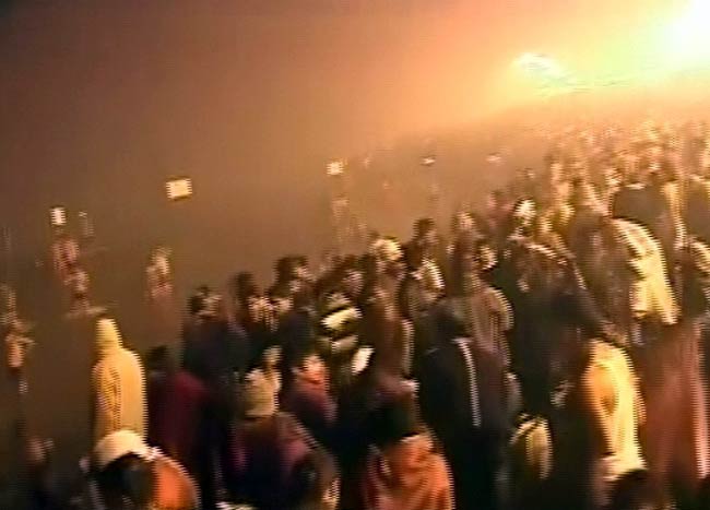 शाही स्नान के साथ आस्था का महाकुंभ शुरू