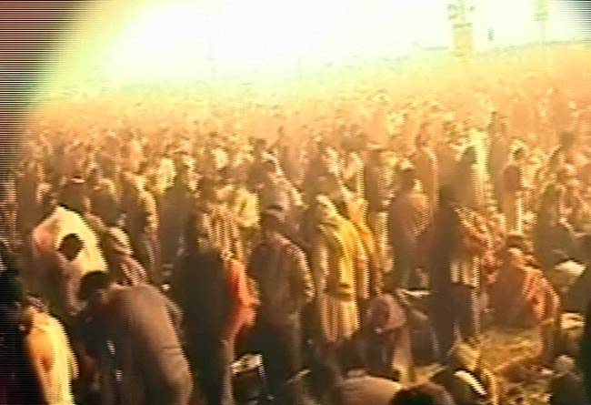 शाही स्नान के साथ आस्था का महाकुंभ शुरू