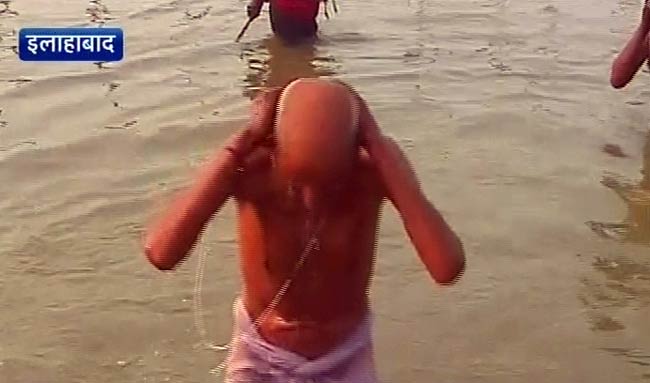 शाही स्नान के साथ आस्था का महाकुंभ शुरू