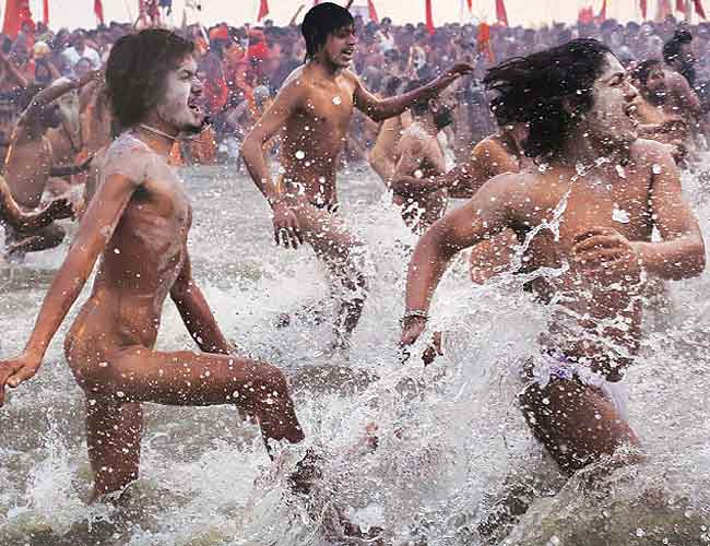 महाकुंभः आस्था, उमंग और कमाई का महापर्व | महाकुंभ पर विशेष