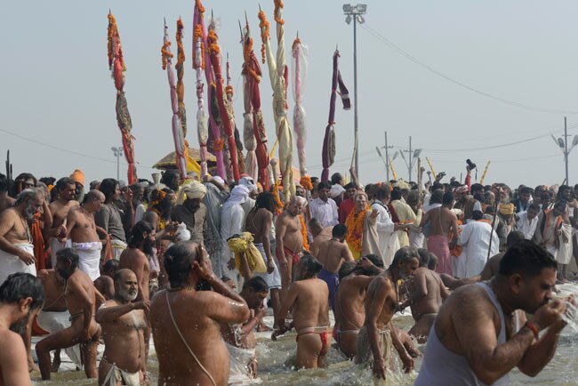 महाकुंभः आस्था, उमंग और कमाई का महापर्व | महाकुंभ पर विशेष