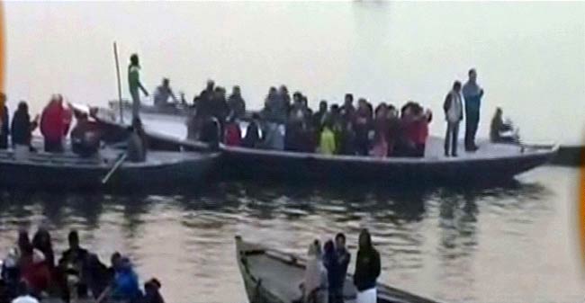 शाही स्नान के साथ आस्था का महाकुंभ शुरू