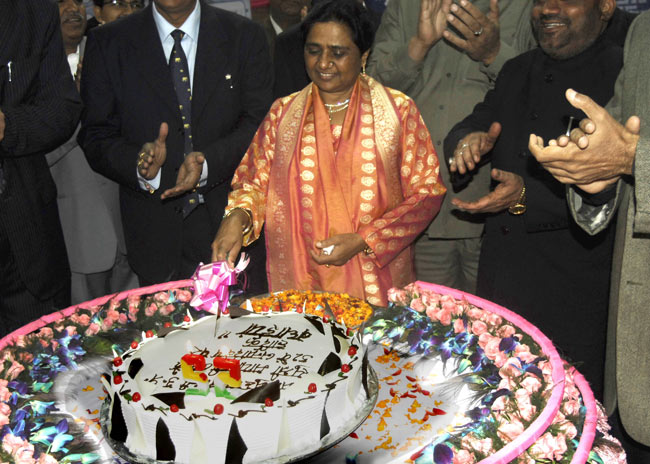 मायावती की अनदेखी तस्वीरें | पार्क प्रेम