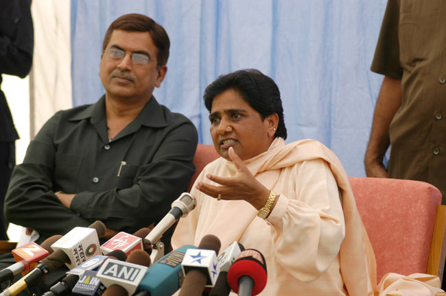 मायावती की अनदेखी तस्वीरें | पार्क प्रेम