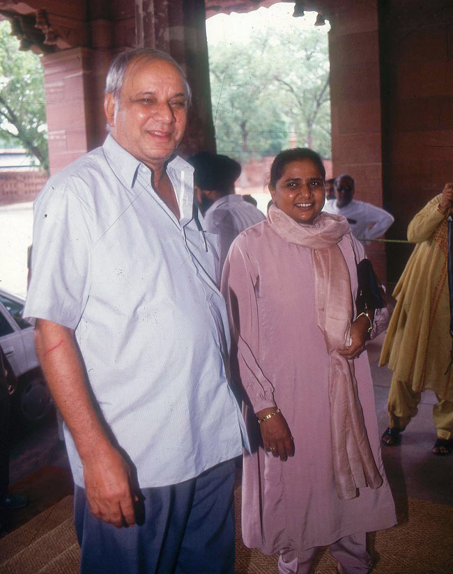 मायावती की अनदेखी तस्वीरें | पार्क प्रेम