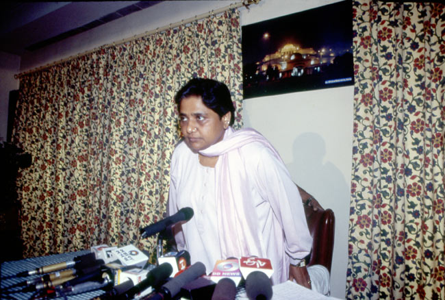 मायावती की अनदेखी तस्वीरें | पार्क प्रेम