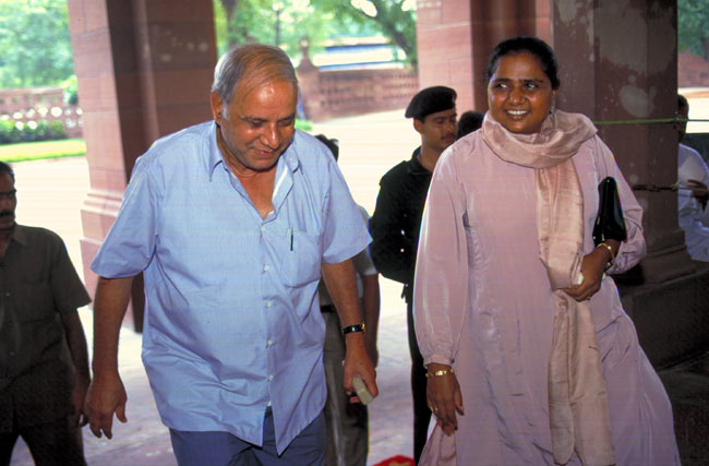 मायावती की अनदेखी तस्वीरें | पार्क प्रेम