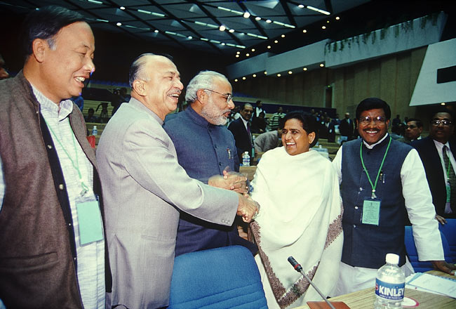 मायावती की अनदेखी तस्वीरें | पार्क प्रेम