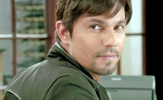 'मर्डर-3' का फर्स्ट लुक | बढ़ी 'मर्डर 3' की धमक