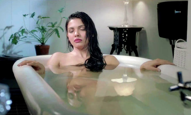 'मर्डर-3' का फर्स्ट लुक | बढ़ी 'मर्डर 3' की धमक