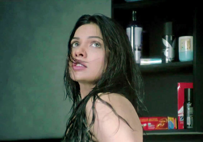 'मर्डर-3' का फर्स्ट लुक | बढ़ी 'मर्डर 3' की धमक