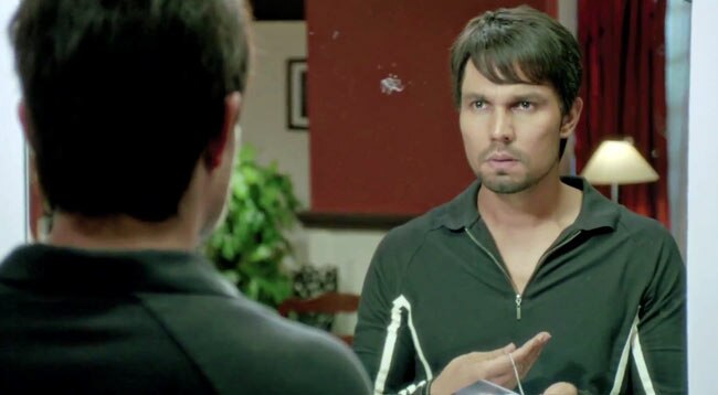 'मर्डर-3' का फर्स्ट लुक | बढ़ी 'मर्डर 3' की धमक