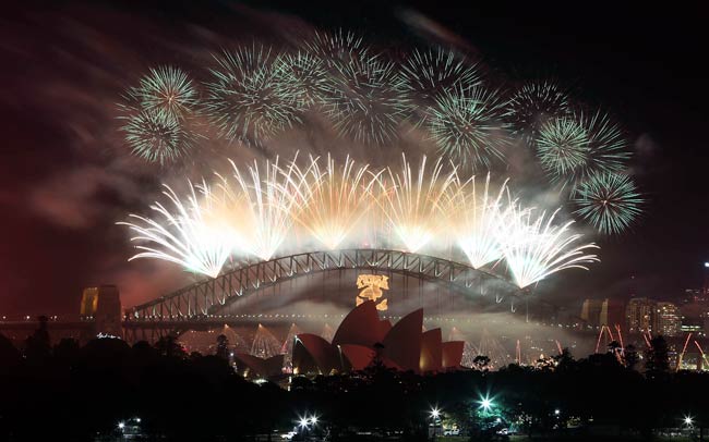 पूरी दुनिया ने किया नए साल का स्‍वागत | हॉट लियोन