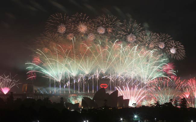 पूरी दुनिया ने किया नए साल का स्‍वागत | हॉट लियोन