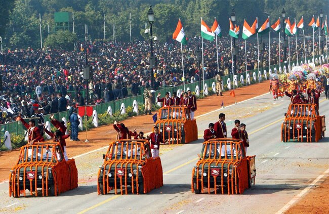गणतंत्र दिवस: दिखी भारत की सैन्य ताकत, सांस्कृतिक विविधता