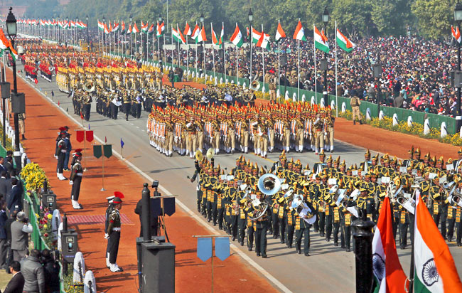 गणतंत्र दिवस: दिखी भारत की सैन्य ताकत, सांस्कृतिक विविधता