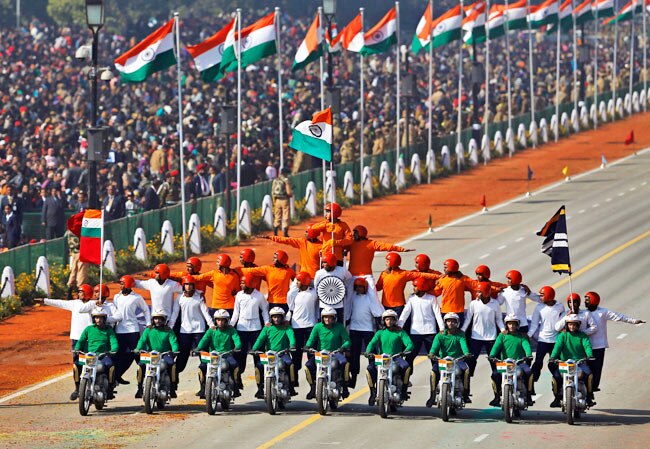 गणतंत्र दिवस: दिखी भारत की सैन्य ताकत, सांस्कृतिक विविधता
