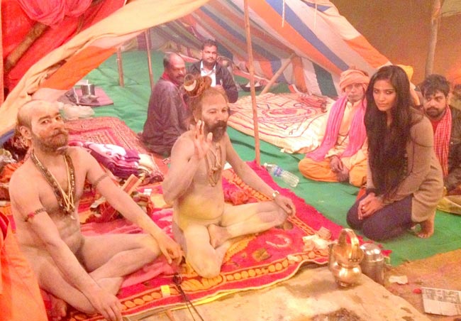 महाकुंभः संगम तीर पहुंचे सितारे | महाकुंभ पर विशेष