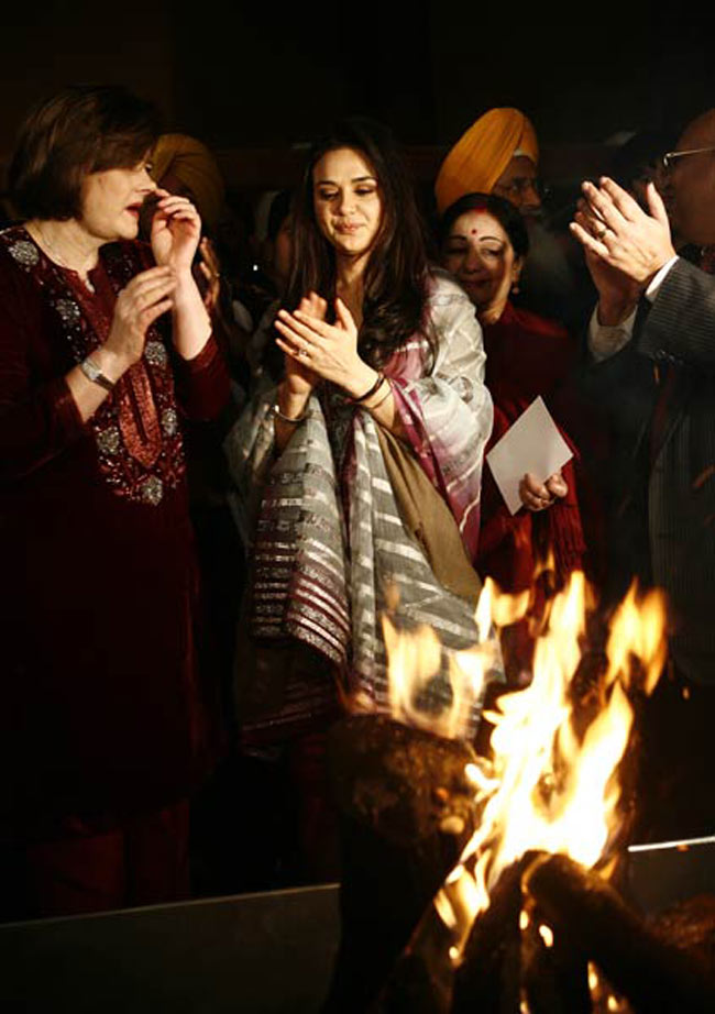 Happy birthday प्रीति जिंटा, देखें अनदेखी तस्वीरें...