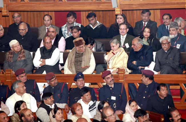 यूपी विधानमंडल में राष्‍ट्रपति प्रणब मुखर्जी का संबोधन...