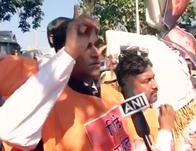 गृहमंत्री के बयान के खिलाफ बीजेपी का 'हल्‍ला बोल'