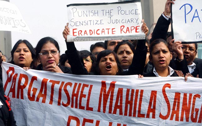 दिल्‍ली गैंगरेप मामले में इंसाफ के लिए प्रदर्शन