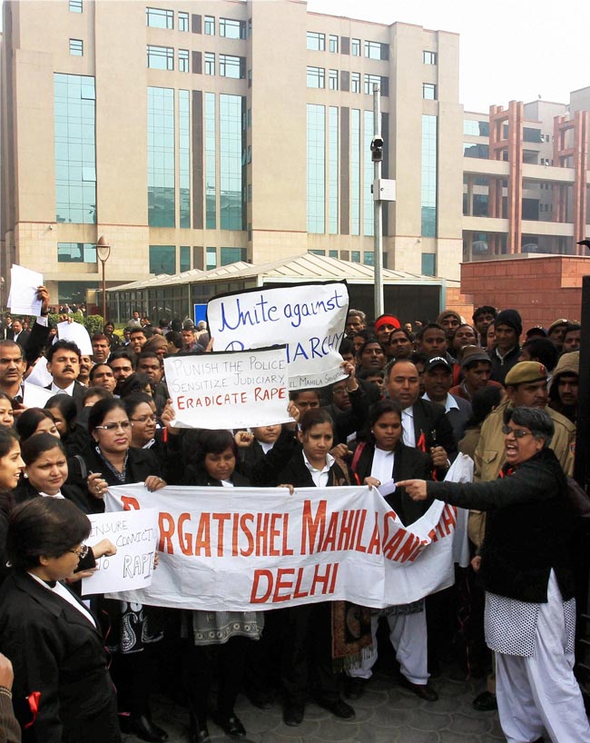 दिल्‍ली गैंगरेप मामले में इंसाफ के लिए प्रदर्शन