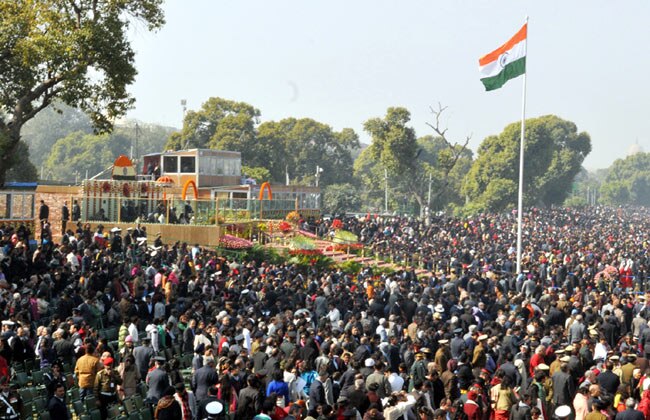 गणतंत्र दिवस: दिखी भारत की सैन्य ताकत, सांस्कृतिक विविधता