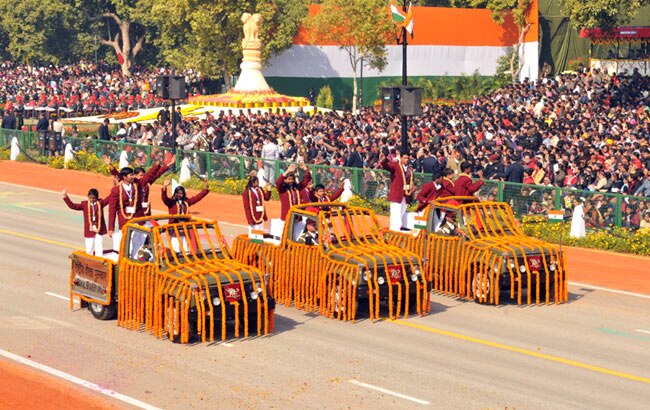 गणतंत्र दिवस: दिखी भारत की सैन्य ताकत, सांस्कृतिक विविधता