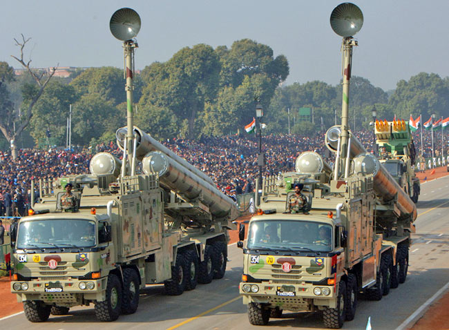 गणतंत्र दिवस: दिखी भारत की सैन्य ताकत, सांस्कृतिक विविधता